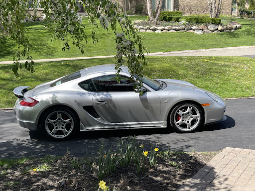 Car Dealer «Ultimo Motors», reviews and photos, 4575 Weaver Pkwy, Warrenville, IL 60555, USA