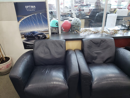 Kia Dealer «Ron Tonkin Kia», reviews and photos, 19335 SE McLoughlin Blvd, Gladstone, OR 97027, USA