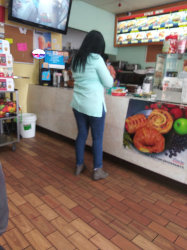 Laundromat «Oak Tree Laundry», reviews and photos, 643 E Arrow Hwy, Azusa, CA 91702, USA