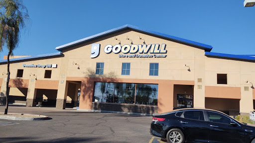 Thrift Store «Lindsay & Warner Goodwill Retail Store & Donation Center», reviews and photos, 874 E Warner Rd, Gilbert, AZ 85296, USA