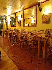 Atmosphère du Restaurant de spécialités d'Afrique de l'Ouest Afro Shop à Reims - n°1