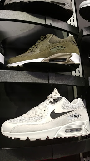 Shoe Store «Foot Locker», reviews and photos, 1100 N Wesleyan Blvd, Rocky Mount, NC 27804, USA