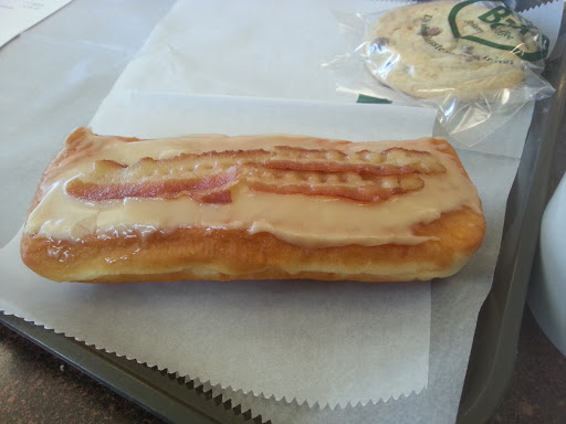 Donut Shop «Donut Bank», reviews and photos, 1200 Lincoln Ave, Evansville, IN 47714, USA