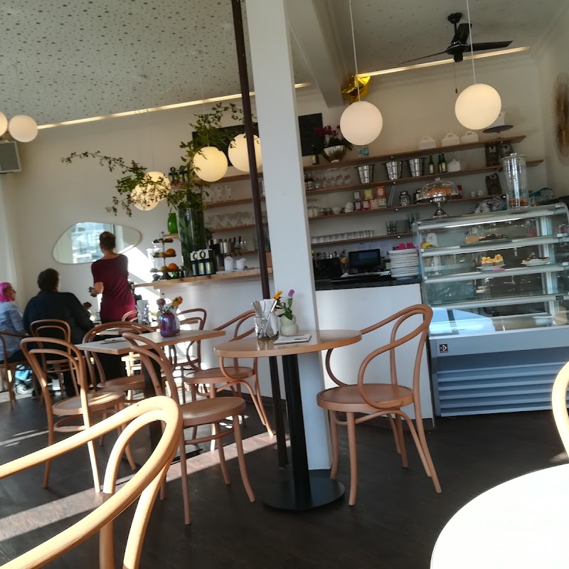 Hellen Stein Cafe / Bar