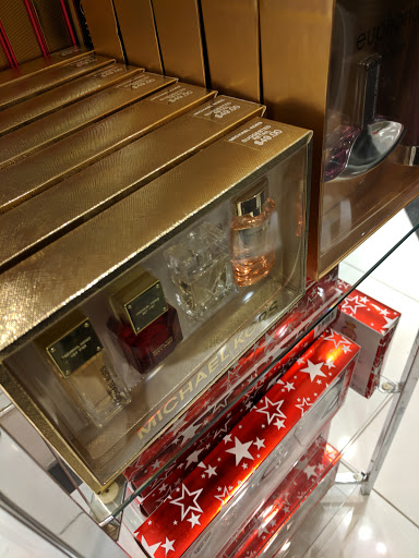 Shopping Mall «Monmouth Mall», reviews and photos, 180 New Jersey 35, Eatontown, NJ 07724, USA