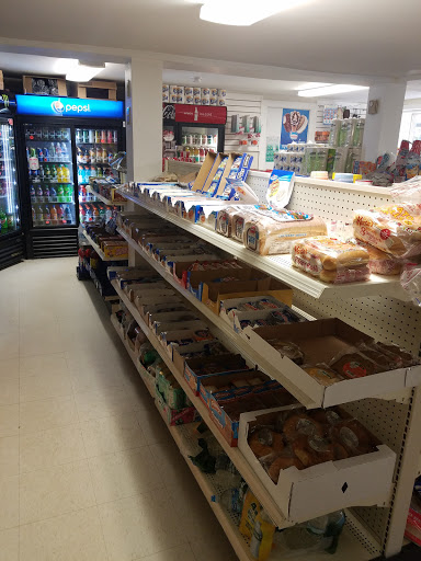 Grocery Store «Papas Deli & Groceries», reviews and photos, 289 N Main St, Winsted, CT 06098, USA