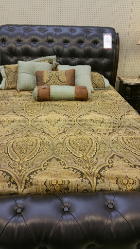 Furniture Store «Value City Furniture», reviews and photos, 4380 E New York St, Aurora, IL 60504, USA