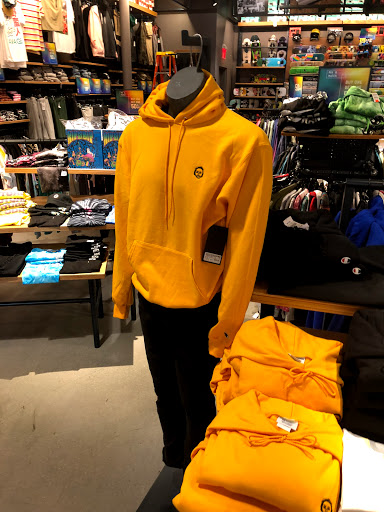 Clothing Store «Zumiez», reviews and photos, 1201 Boston Post Rd #2031, Milford, CT 06460, USA