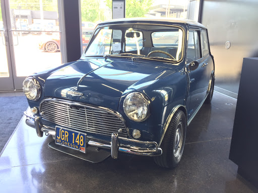 Used Car Dealer «MINI of Portland», reviews and photos, 9134 SW Canyon Rd, Portland, OR 97225, USA