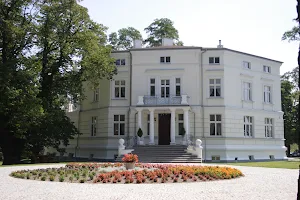 Pałac Młodocin - sala weselna, wesela, bankiety, noclegi image