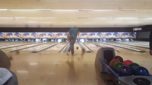 Bowling Alley «Holiday Bowling & Billards», reviews and photos, 10350 W Colfax Ave, Lakewood, CO 80215, USA