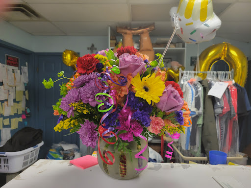 Florist «Wood Bros Flrsts Inc», reviews and photos, 651 Bridge St, Lowell, MA 01850, USA