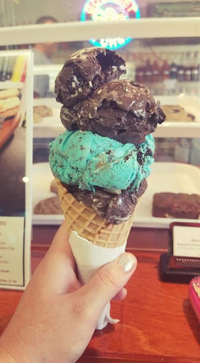 Book Store «Prime of Weirton (Weirton Book Company)», reviews and photos, 2200 Pennsylvania Ave, Weirton, WV 26062, USA