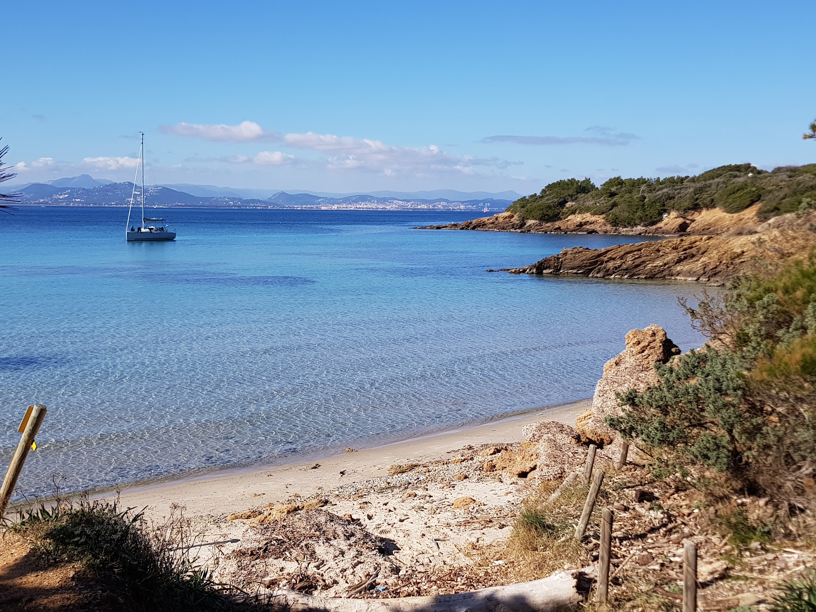 Foto von Plage du Lequin mit heller sand Oberfläche