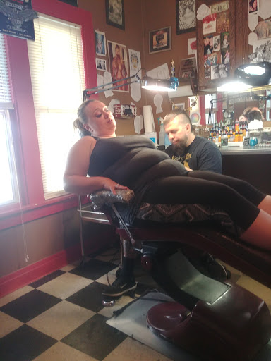 Tattoo Shop «Area 51 Tattoo», reviews and photos, 1802 Waterloo Rd, Cedar Falls, IA 50613, USA