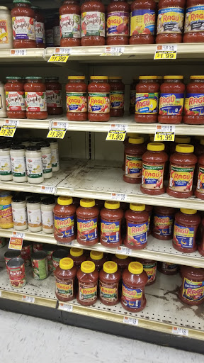 Grocery Store «Hannaford Supermarket», reviews and photos, 5 Gilbert St, North Brookfield, MA 01535, USA