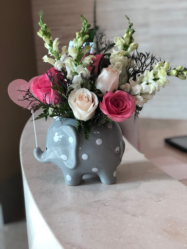 Florist «Elite Floral & Gift Shoppe», reviews and photos, 504 N Alafaya Trail #109, Orlando, FL 32828, USA