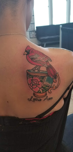 Tattoo Shop «Luxury Tattoo», reviews and photos, 28 S Sandusky St B, Delaware, OH 43015, USA