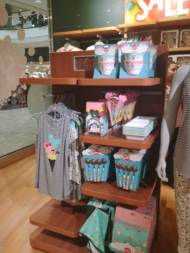 Toy Store «Disney Store», reviews and photos, 1961 Chain Bridge Rd, McLean, VA 22102, USA