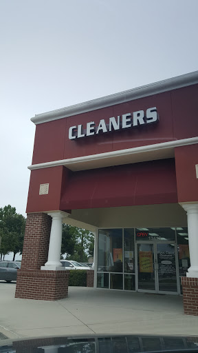 Dry Cleaner «First Class Cleaners», reviews and photos, 13416 Summerport Village Pkwy #101, Windermere, FL 34786, USA