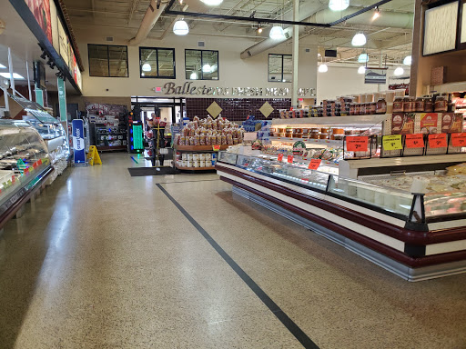 Grocery Store «Super Mercados El Guero», reviews and photos, 850 N Farnsworth Ave, Aurora, IL 60505, USA