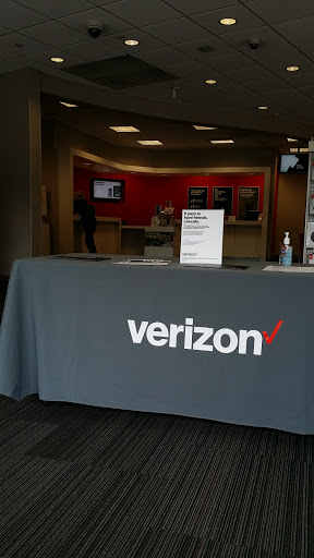 Cell Phone Store «Verizon», reviews and photos, 1201 Kings Hwy, Fairfield, CT 06824, USA
