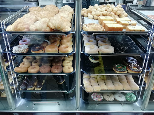 Donut Shop «Yum Yum Donuts», reviews and photos, 366 S Indian Hill Blvd, Claremont, CA 91711, USA