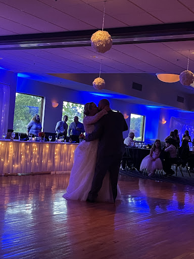 Golf Course «Chenoweth Golf Course & Banquet Facility», reviews and photos, 3087 Chenoweth Rd, Akron, OH 44312, USA