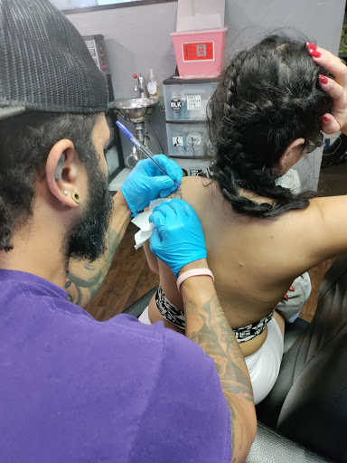 Tattoo Shop «La Vida Ink», reviews and photos, 4602 N Franklin Rd, Indianapolis, IN 46226, USA