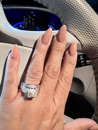 Gilroy Nails image