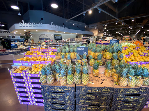 Gourmet Grocery Store «Metropolitan Market», reviews and photos, 2320 42nd Ave SW, Seattle, WA 98116, USA