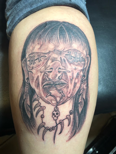 Tattoo Shop «Nine Lives Tattoo», reviews and photos, 61 N Holladay Dr, Seaside, OR 97138, USA