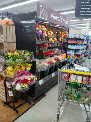Grocery Store «J & J Foods», reviews and photos, 1075 Jesse Jewell Pkwy, Gainesville, GA 30501, USA