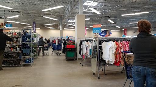 Non-Profit Organization «Goodwill Store & Donation Center», reviews and photos, 351 E Roosevelt Rd, Lombard, IL 60148, USA
