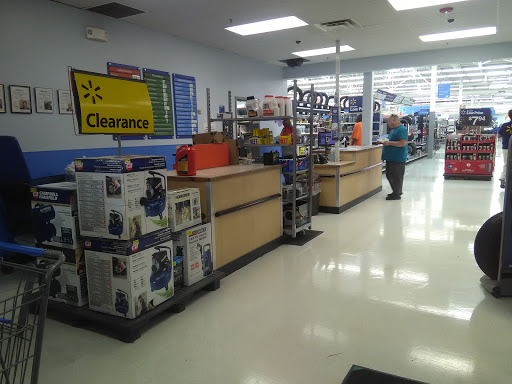 Tire Shop «Walmart Tire & Lube Express», reviews and photos, 40 Drury Dr, La Plata, MD 20646, USA