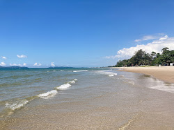 Lim Beach'in fotoğrafı - rahatlamayı sevenler arasında popüler bir yer