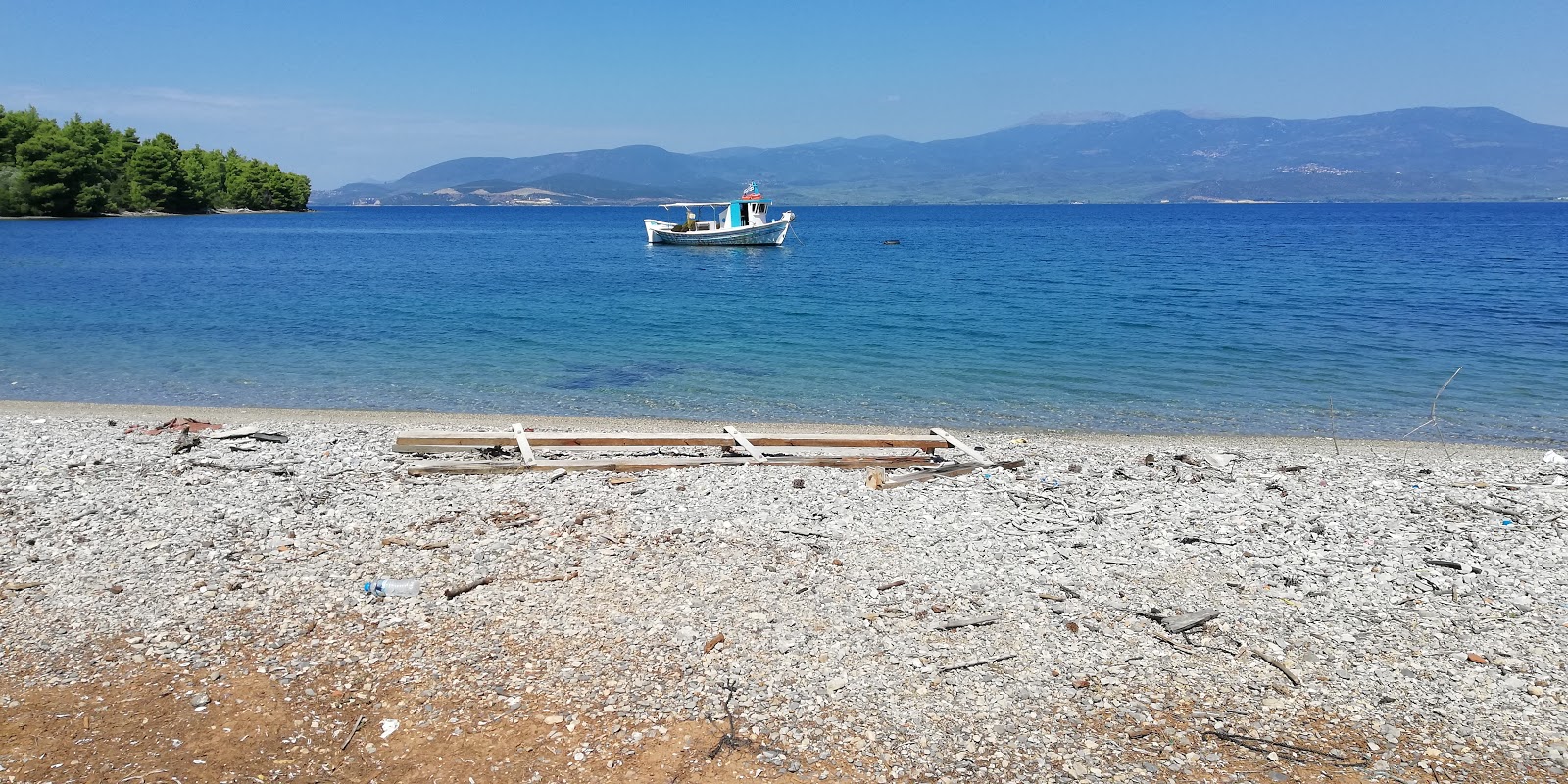 Foto di Lichada beach con baia spaziosa