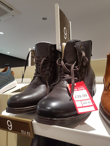 Stores to buy women's tall boots Swindon