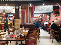 Atmosphère du Restaurant - Brasserie L'estaminet à Lens - n°2