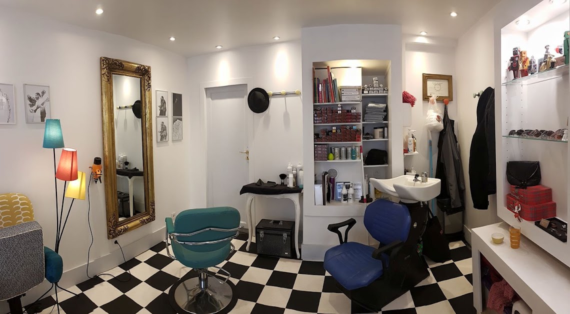 A different salon - Paula coiffure à Toulouse
