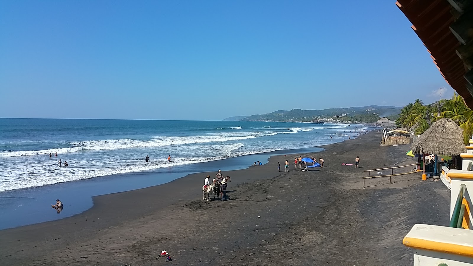 Zdjęcie El Majahual beach z powierzchnią szary piasek