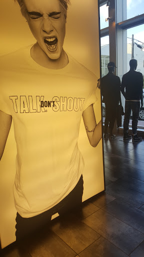 Clothing Store «A/X Armani Exchange», reviews and photos, 760 Collins Ave, Miami Beach, FL 33139, USA