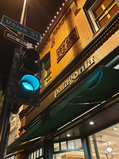 Clothing Store «Patagonia Pasadena», reviews and photos, 47 N Fair Oaks Ave, Pasadena, CA 91103, USA