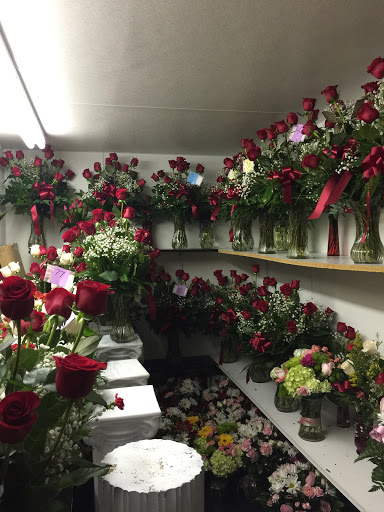 Florist «Rose Garden Florist - Modesto, CA», reviews and photos, 2100 Standiford Ave, Modesto, CA 95350, USA