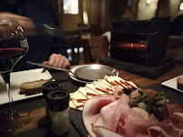 Raclette du Restaurant CHALET REGAIN LES ROUSSES - n°7