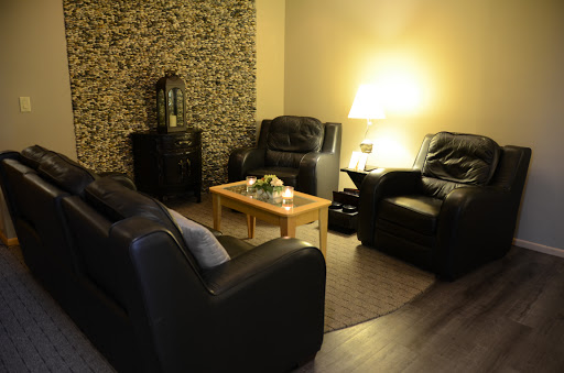 Hair Salon «Zen Salon & Spa», reviews and photos, 4 S Linn St, Iowa City, IA 52240, USA