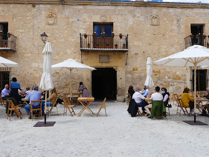 Casa Taberna - C. Mayor, 3, 40172 Pedraza, Segovia, Spain
