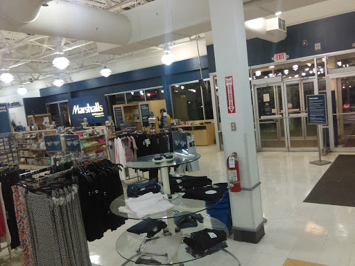 Shopping Mall «Southern Plaza Shopping Center», reviews and photos, 4200 S East St, Indianapolis, IN 46227, USA