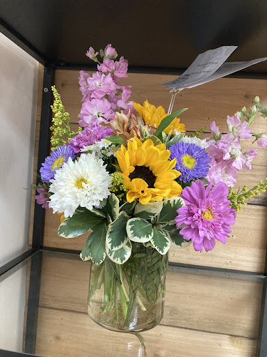 Florist «Flowers from the Rafters», reviews and photos, 27 N Broadway St, Lebanon, OH 45036, USA