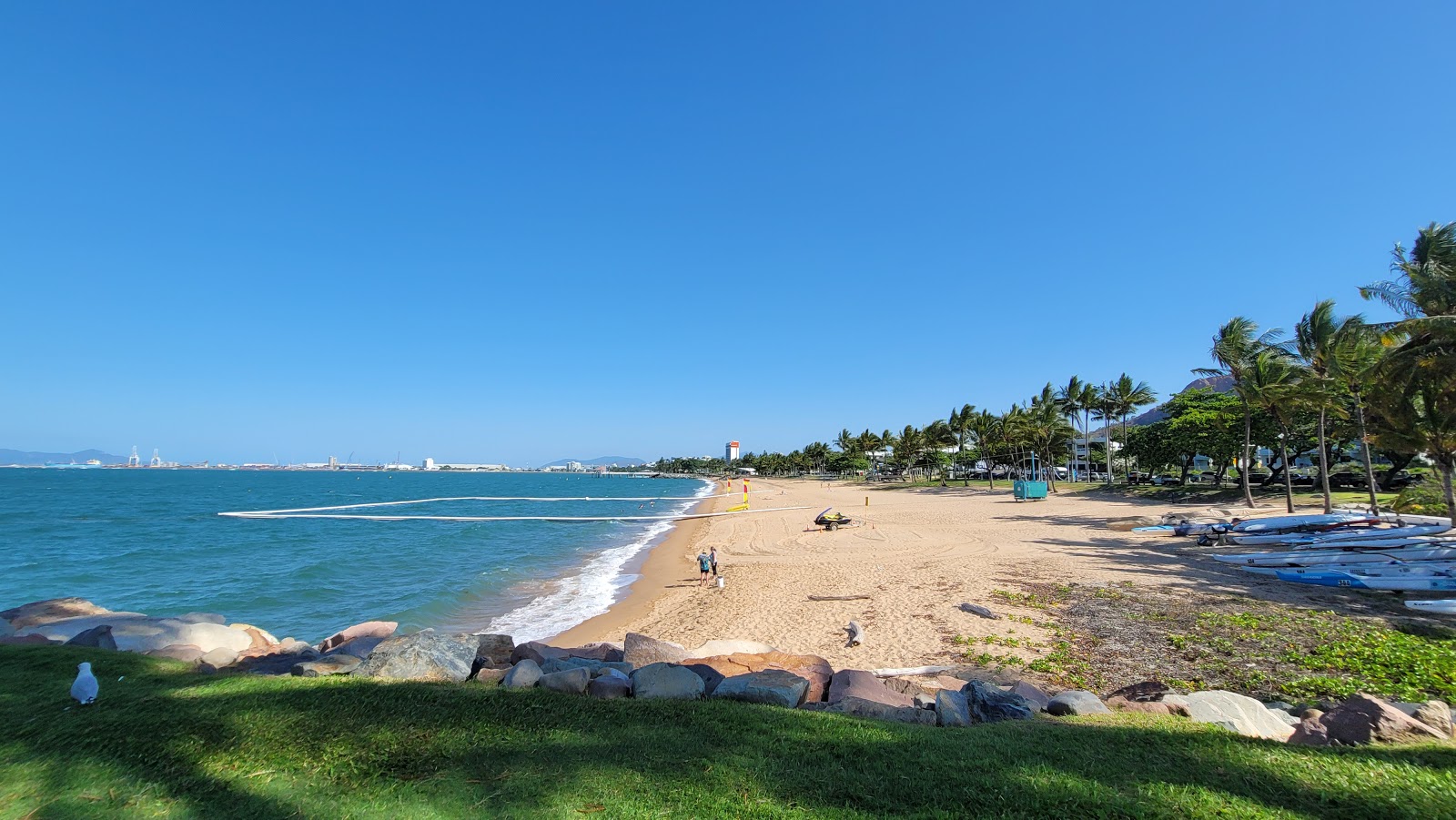 Fotografie cu Strand Park Beach - locul popular printre cunoscătorii de relaxare